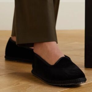 ViBi VENEZiA Classic Velvet Furlane Round Toe Slippers Black Size 6.5/7 NWOT